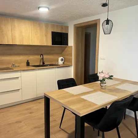 Lesna 1, Bojnice アパート *